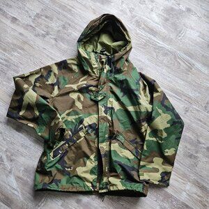 US Calvary Military Vtg Jacket Size M Nylon Gore-Tex Woodland Camo Full Zip USA